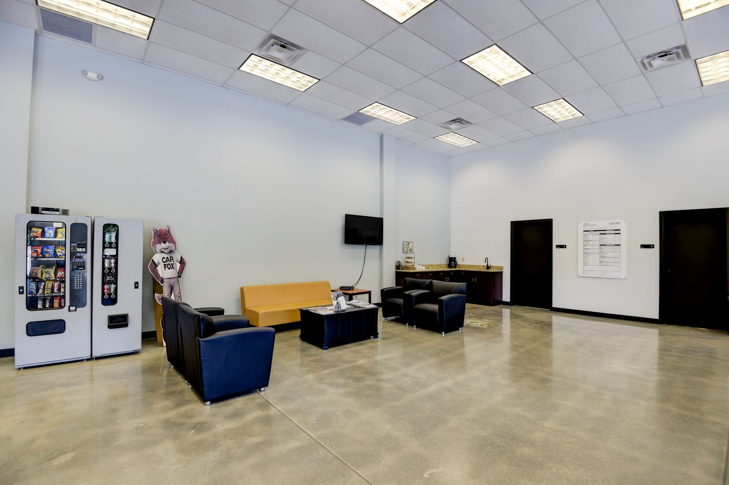 Midwest Auto Direct: 11401 Kaw Dr, Edwardsville, KS 66111